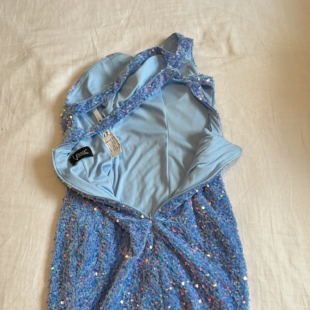 Dress - Picture 3 of 3